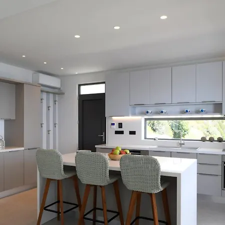 Rozites Luxury Beachfront Villa, By Hellocrete * Ретимно (Крит)