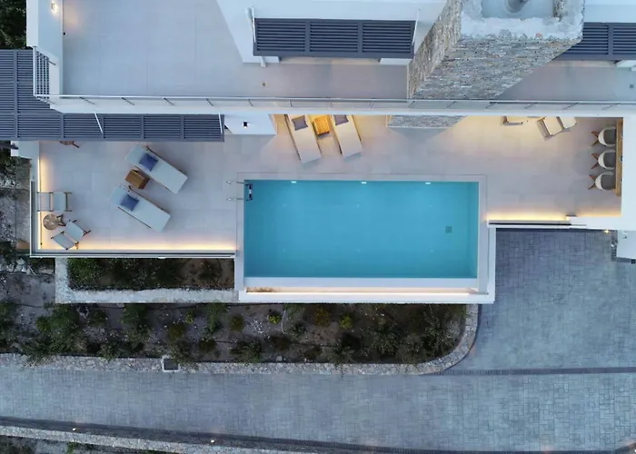 Rozites Luxury Beachfront Villa, By Hellocrete Villa *