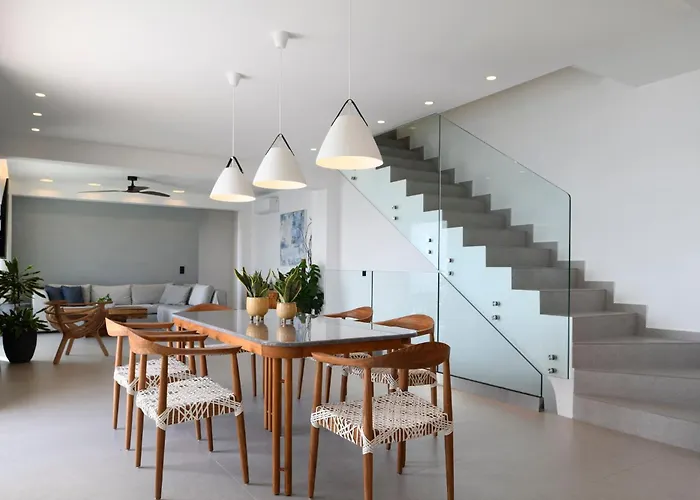 Вілла Rozites Luxury Beachfront Villa, By Hellocrete *