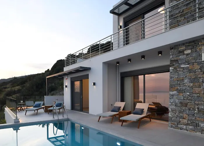 Rozites Luxury Beachfront Villa, By Hellocrete Villa Rétino