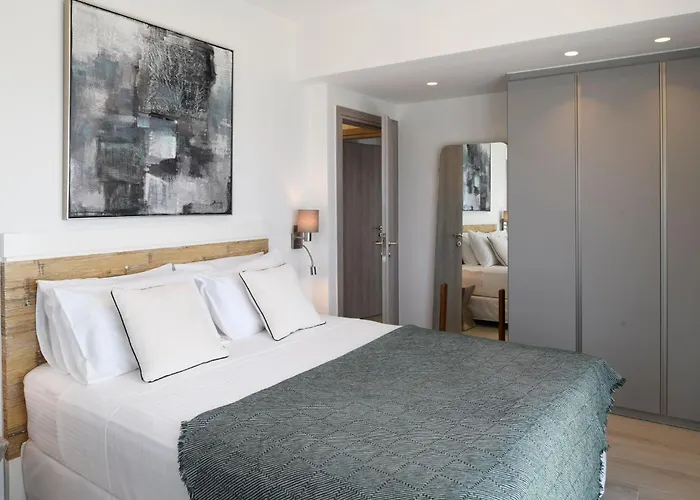 Rozites Luxury Beachfront Villa, By Hellocrete Villa