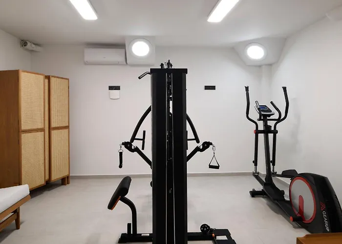 Rozites Luxury Beachfront Villa, By Hellocrete Вілла