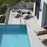 Villa Rozites Luxury Beachfront Villa, By Hellocrete Rétino