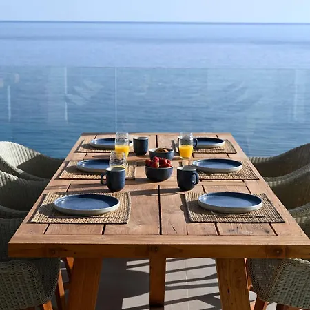 Rozites Luxury Beachfront Villa, By Hellocrete * Réthimno