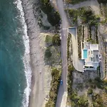 Rozites Luxury Beachfront Villa, By Hellocrete * 罗希姆诺